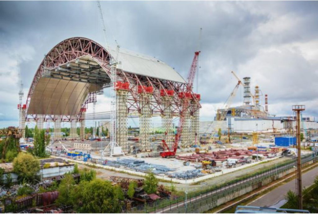 Construction of the New Safe Confinement arch at Chornobyl